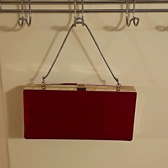 Vintage Velvet Bag w/Chain Handle, Blood Red, Metal Clasp Pull Up-Down Closure - Picture 3 of 7